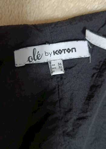 Siyah Kolsuz Yüksek Yaka Fermuarlı Tulum - Görsel 2