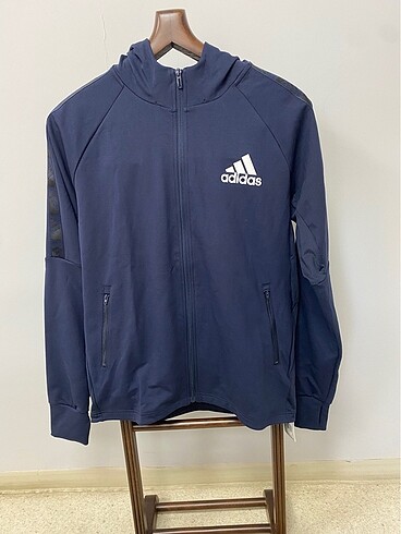 Adidas Orjinal etiket üzerinde faturası mevcut giyilmemiş