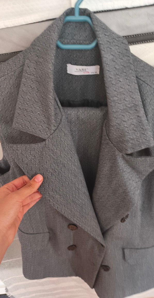 Gri Düğmeli Kadın kolsuz blazer takım - Görsel 2