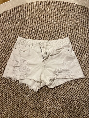 Beyaz short