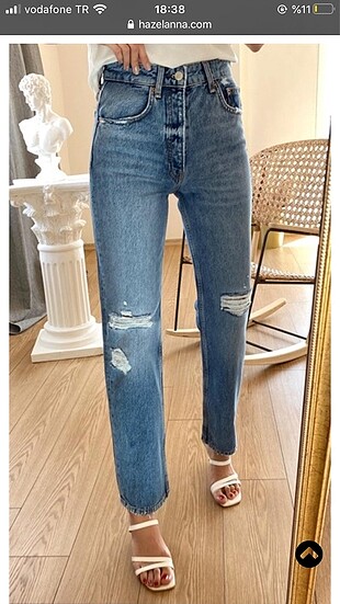 Zara düğme detaylı yırtık jean