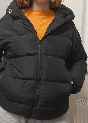 Siyah şişme mont