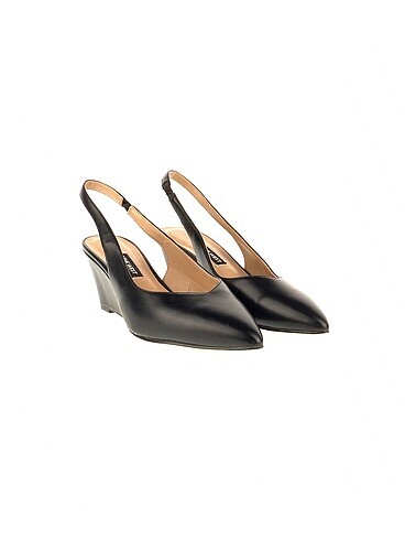 Nine West Nine West Dolgu Topuk %70 İndirimli.