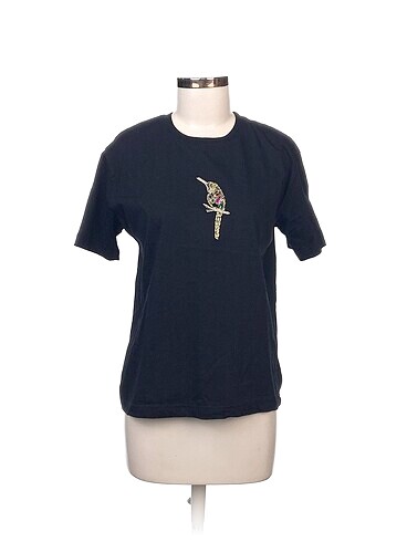 Beymen T-shirt %70 İndirimli.