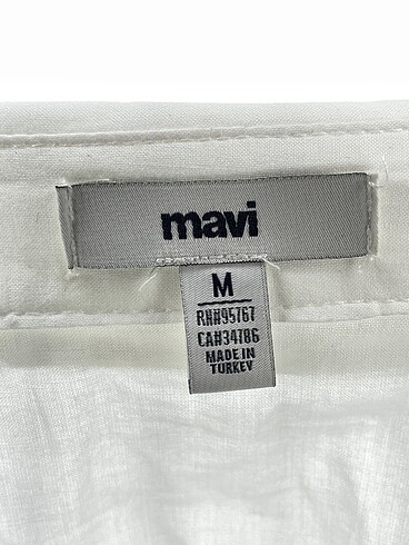 m Beden beyaz Renk Mavi Jeans Gömlek %70 İndirimli.