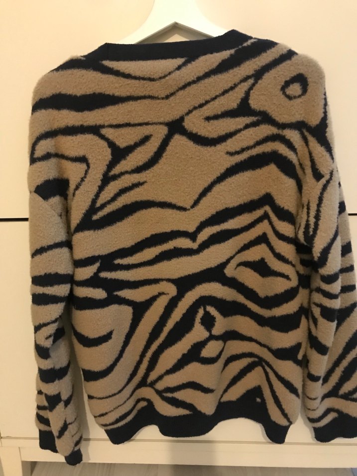 C&A Kahverengi Zebra Desenli Tüylü V Yaka Hırka - Görsel 4