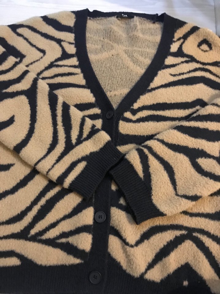 C&A Kahverengi Zebra Desenli Tüylü V Yaka Hırka - Görsel 3