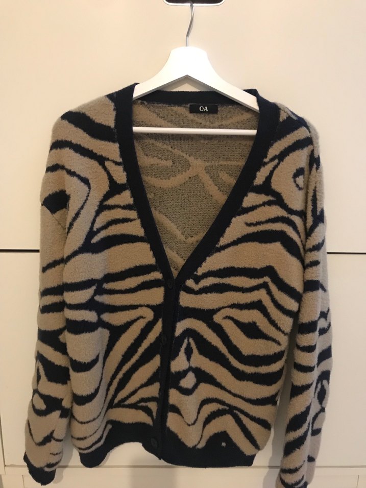 C&A Kahverengi Zebra Desenli Tüylü V Yaka Hırka - Görsel 2