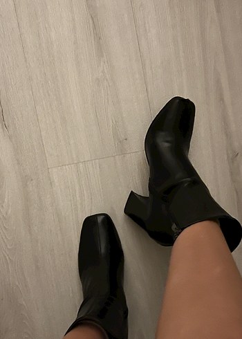 Diğer Siyah Topuklu Kadın Bot