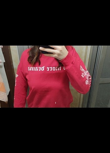 Kırmızı Sweatshirt ??