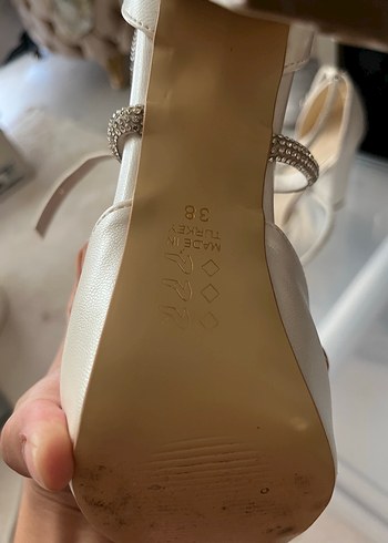 Zara Beyaz Modern Klasik Topuklu Kadın Ayakkabı