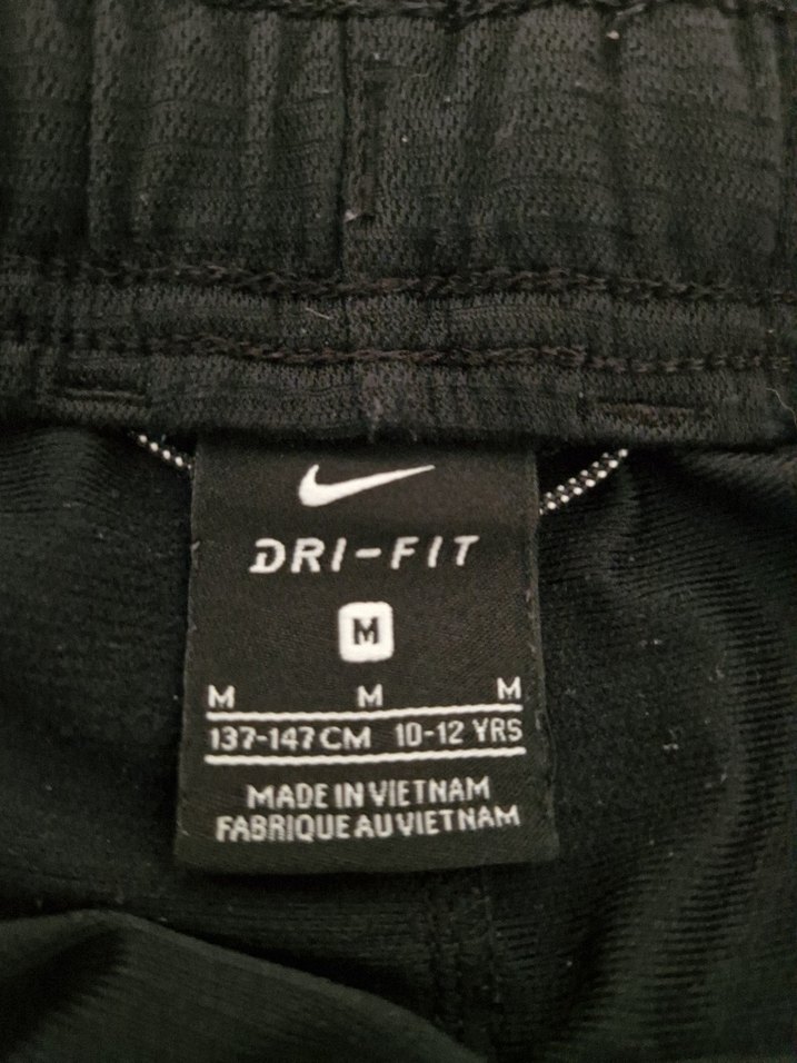 NİKE ŞORT - Görsel 3