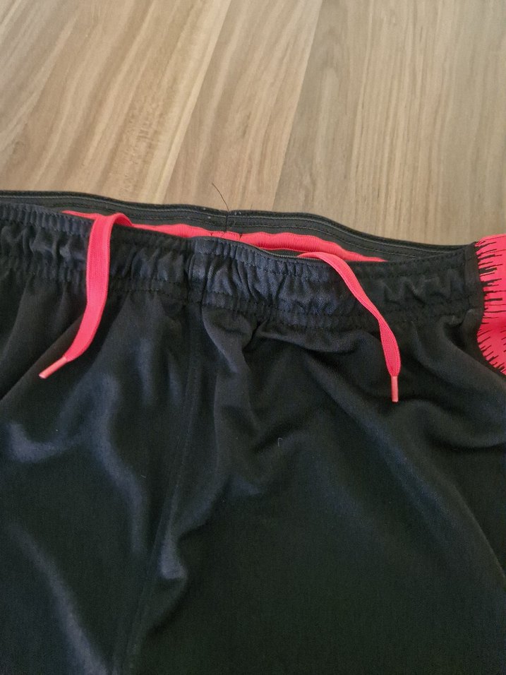 NİKE ŞORT - Görsel 3