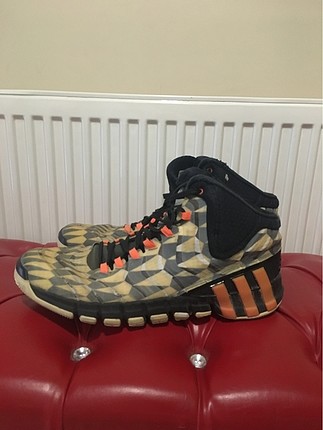 Adidas basketbol ayakkabısı