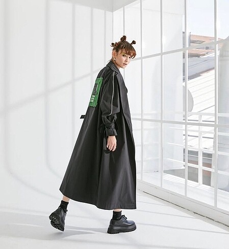 Zara Whatisodd trençkot