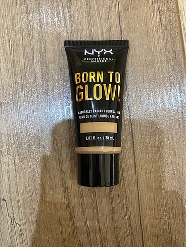 NYX Fondöten Born To Glow Vanilla 6 no