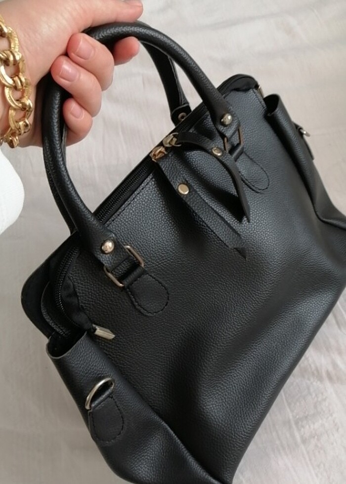 Siyah Çanta - Görsel 2