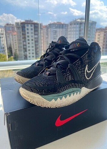 Nike Kyrie 7 Basketbol ayakkabısı (Bedeni 36.5) 