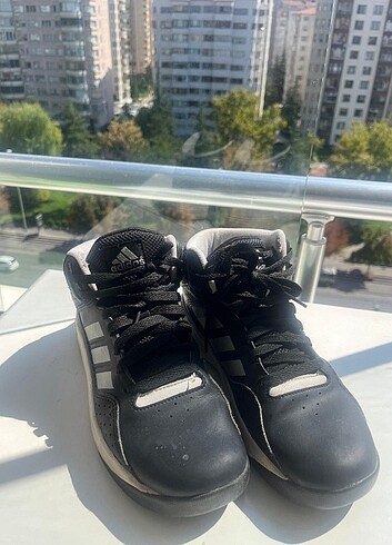 Orjinal Adidas Basketbol ayakkabısı (Bedeni 36.5) 