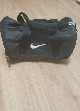 Nike seyahat çantası