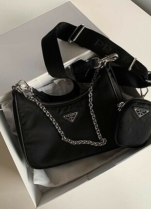 Prada omuz çanta 