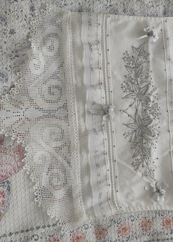 Nakışlı Beyaz Havlu Gri Detaylı - Görsel 5