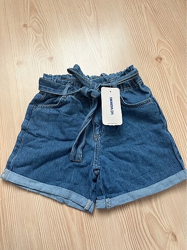 LC Waikiki Lcw kız çocuk kot şort