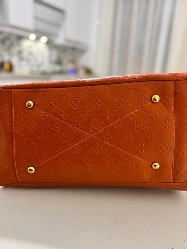 Beden louis Vuitton kol çantası orijinal