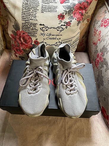 Adidas Kanye west Adidas kolleksiyonundan birebir