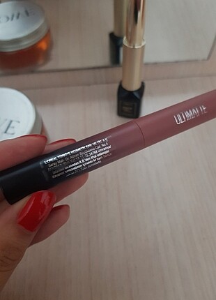  Beden camel Renk Maybelline nud ruj 699 