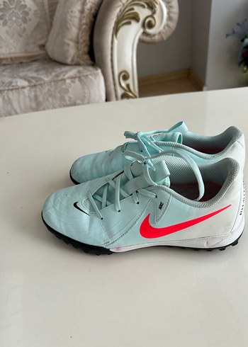 35 Beden turkuaz Renk Nike çocuk halı saha kramponu