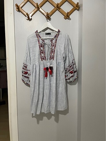 İşlemeli Püskül Elbise
