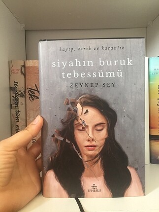 Siyahın buruk tebessümü