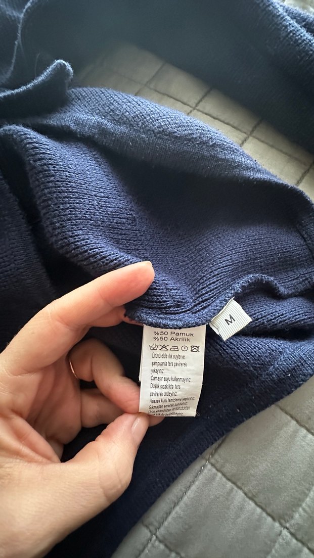 Düğmeli Lacivert hırka - Görsel 5