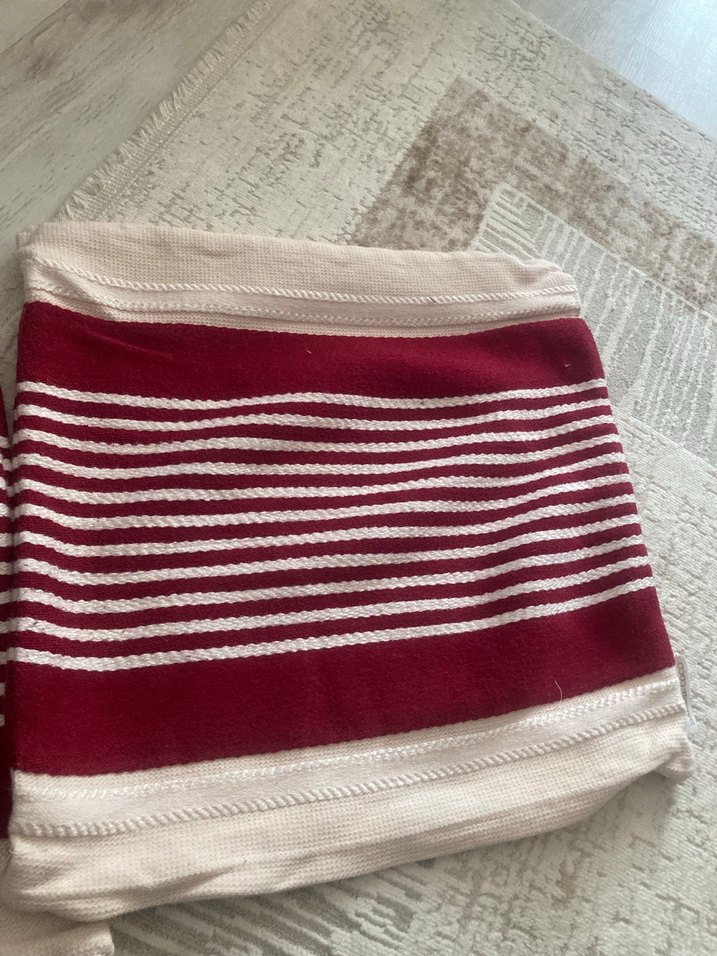 Bordo Nakışlı Hafif Desenli kırlent kılıfı - Görsel 2