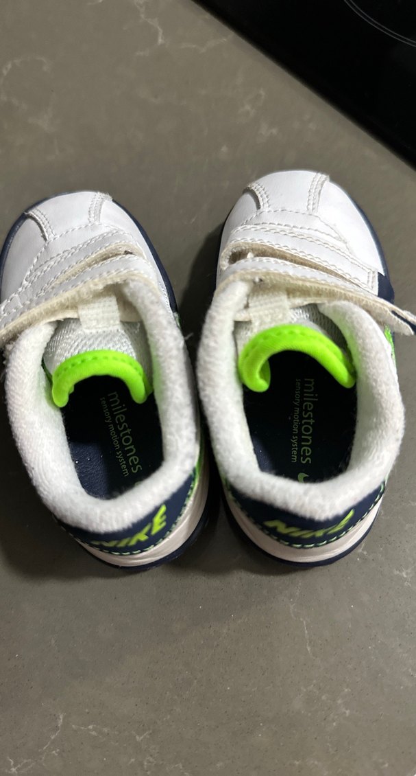 Nıke Beyaz Erkek Çocuk Spor Ayakkabı Velcro - Görsel 4