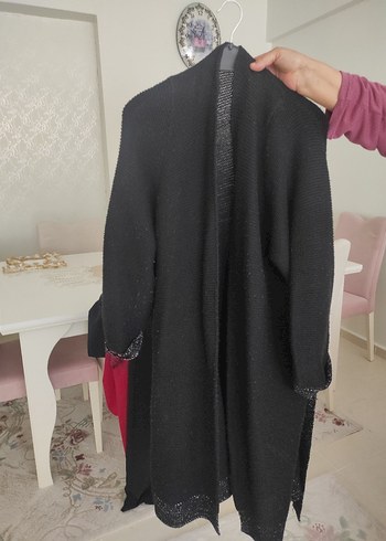 Siyah Düğmesiz Triko Hırka
