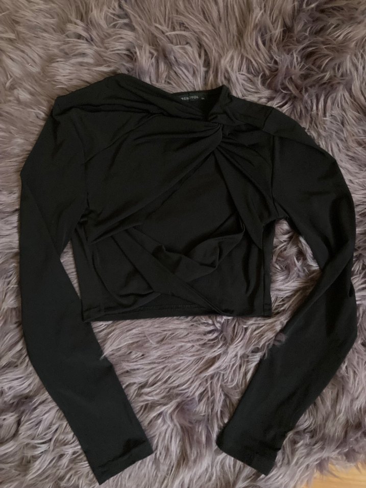 Uzun Kollu Siyah Önü Çapraz Gotik Bluz - Görsel 2