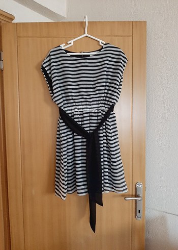 Gri Çizgili Kemerli Midi Elbise - Görsel 2