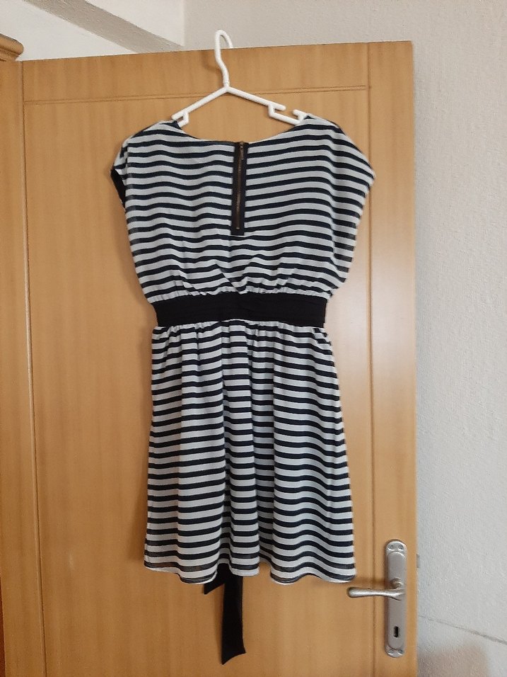 Gri Çizgili Kemerli Midi Elbise - Görsel 4