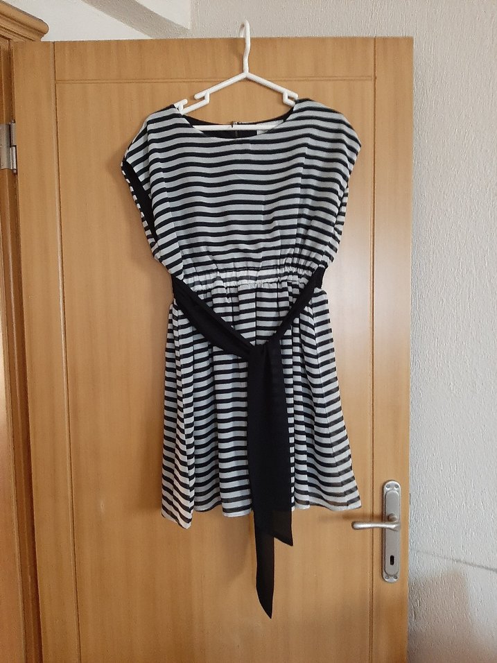 Gri Çizgili Kemerli Midi Elbise - Görsel 3