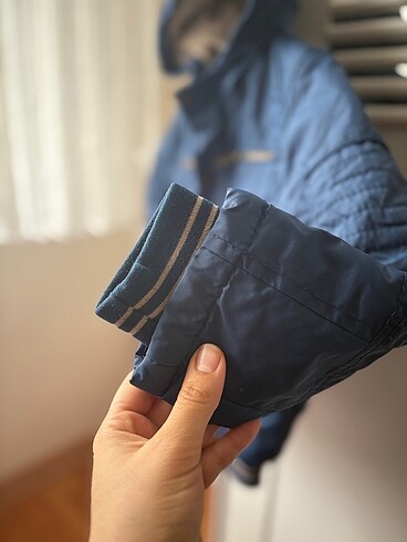 Tertemiz çok az kullanılmış erkek çocuk montu - Görsel 3