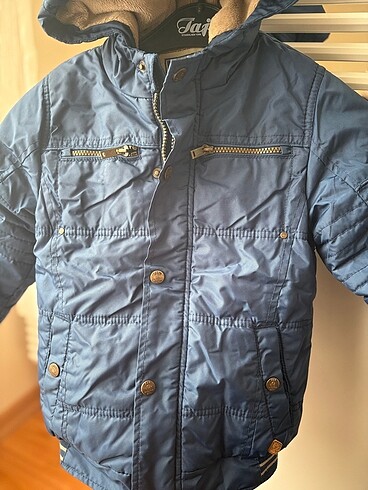 Tertemiz çok az kullanılmış erkek çocuk montu - Görsel 2