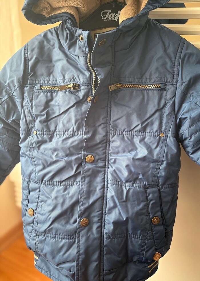 Tertemiz çok az kullanılmış erkek çocuk montu - Görsel 2