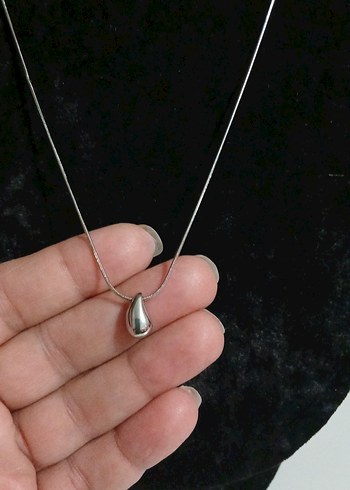 Gümüş Renkli Minimalist Zincir Çelik Damla Kolye - Görsel 3