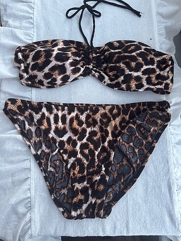 Leopar bikini takımı