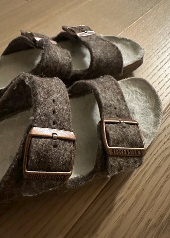 Birkenstock Kahverengi Yünlü Tokalı Kadın Terlik