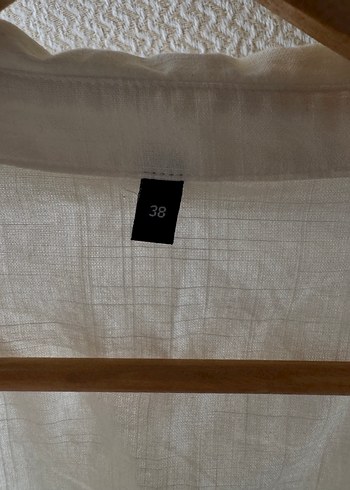 Beyaz Keten V Yaka Kısa Kollu cropGömlek - Görsel 3