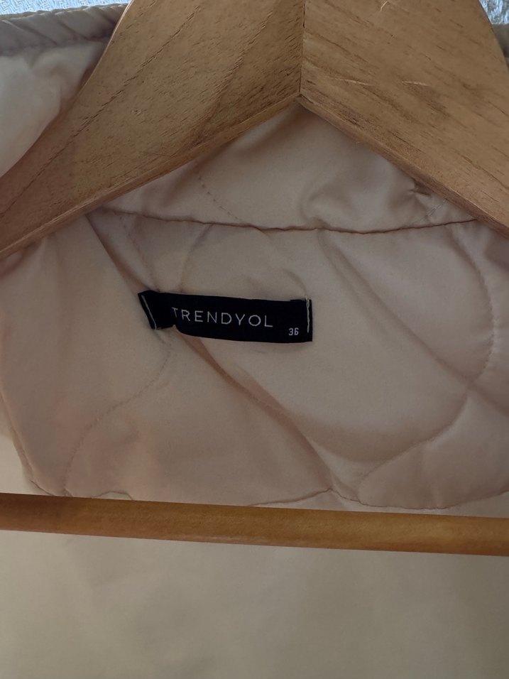 Kapitone mevsimlik mont ceket - Görsel 3