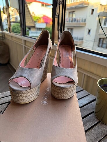 Kadın dolgu platform hasır nude bej